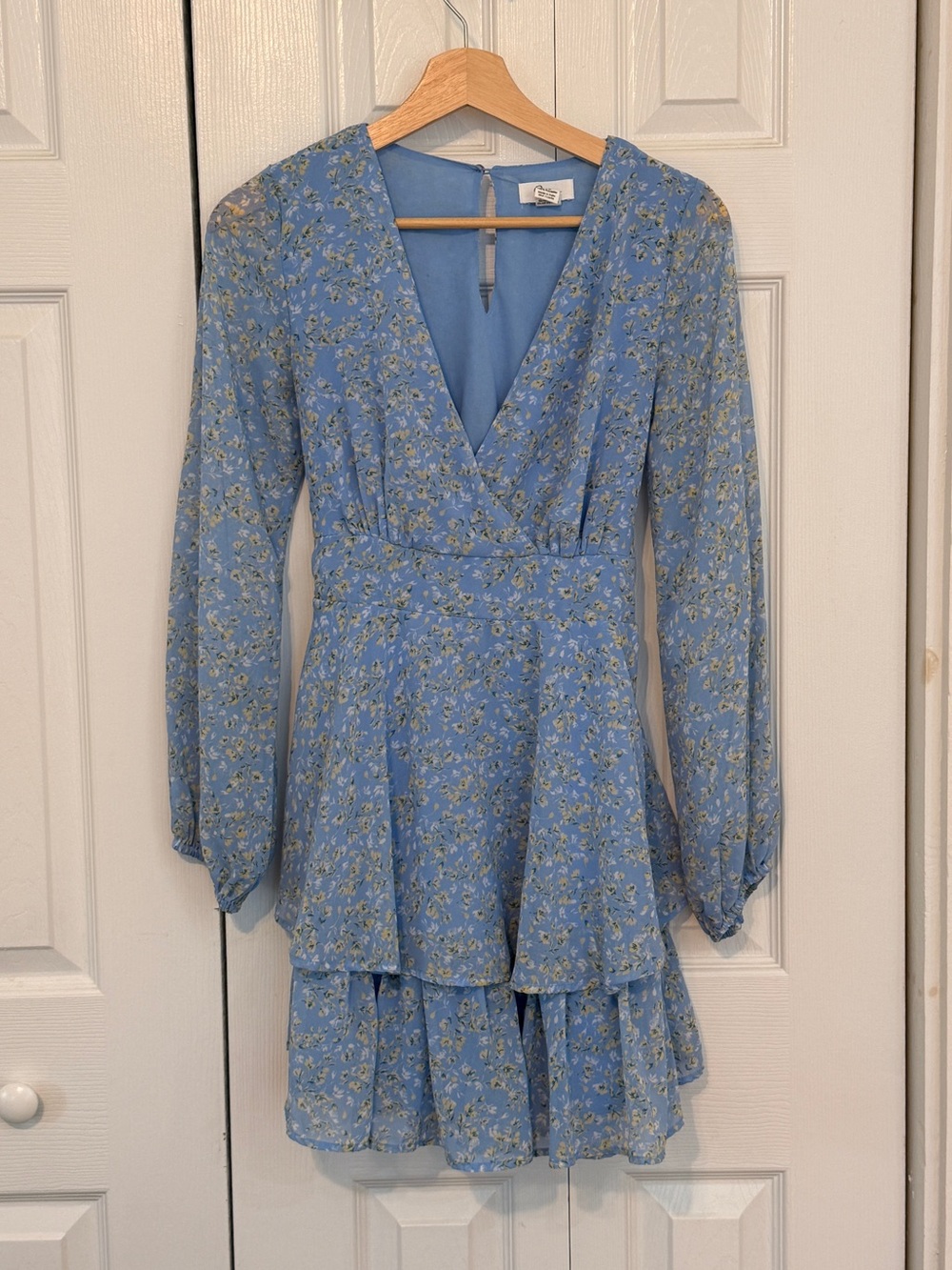 Japna Light Blue Floral V-Neck Tiered Wrap Mini Dress Size Small